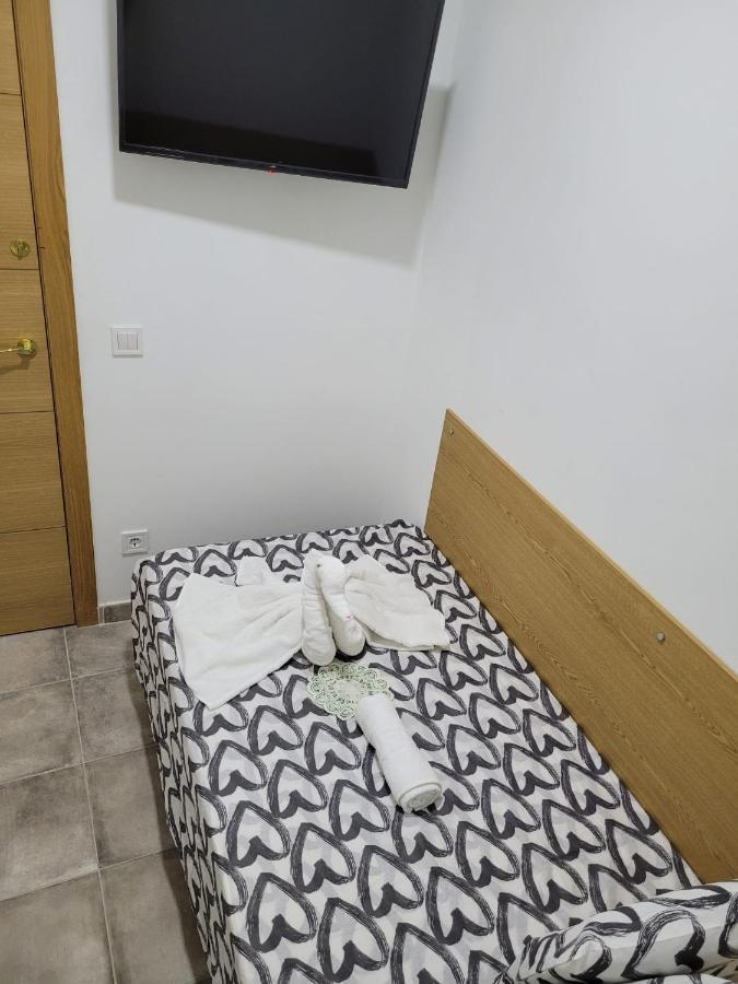Отель Coliving New San Bernando Мадрид Экстерьер фото
